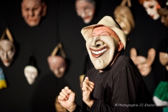 Le masque est le message