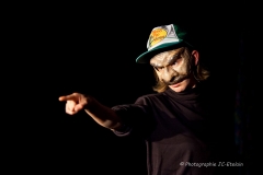 Le masque est le message