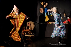 Le masque est le message